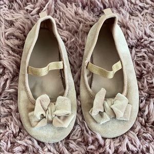 H&M Toddler Velvet shoes size 7.5